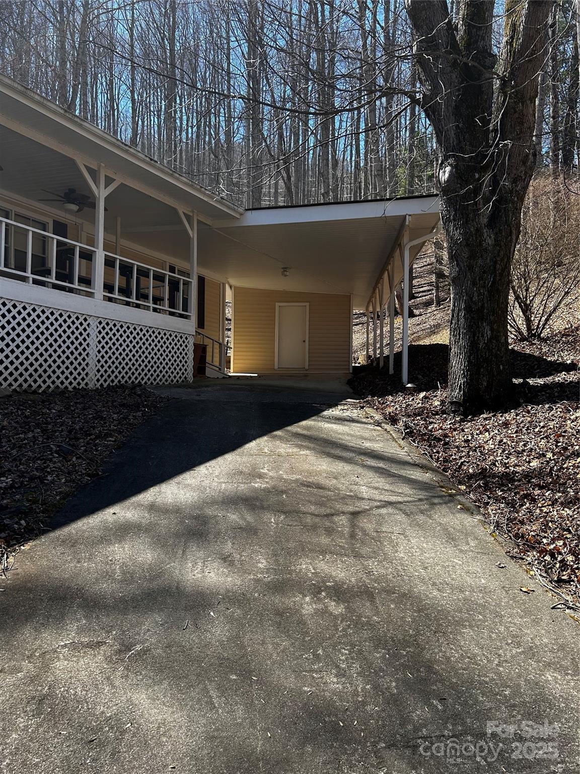 84 Greentree Lane