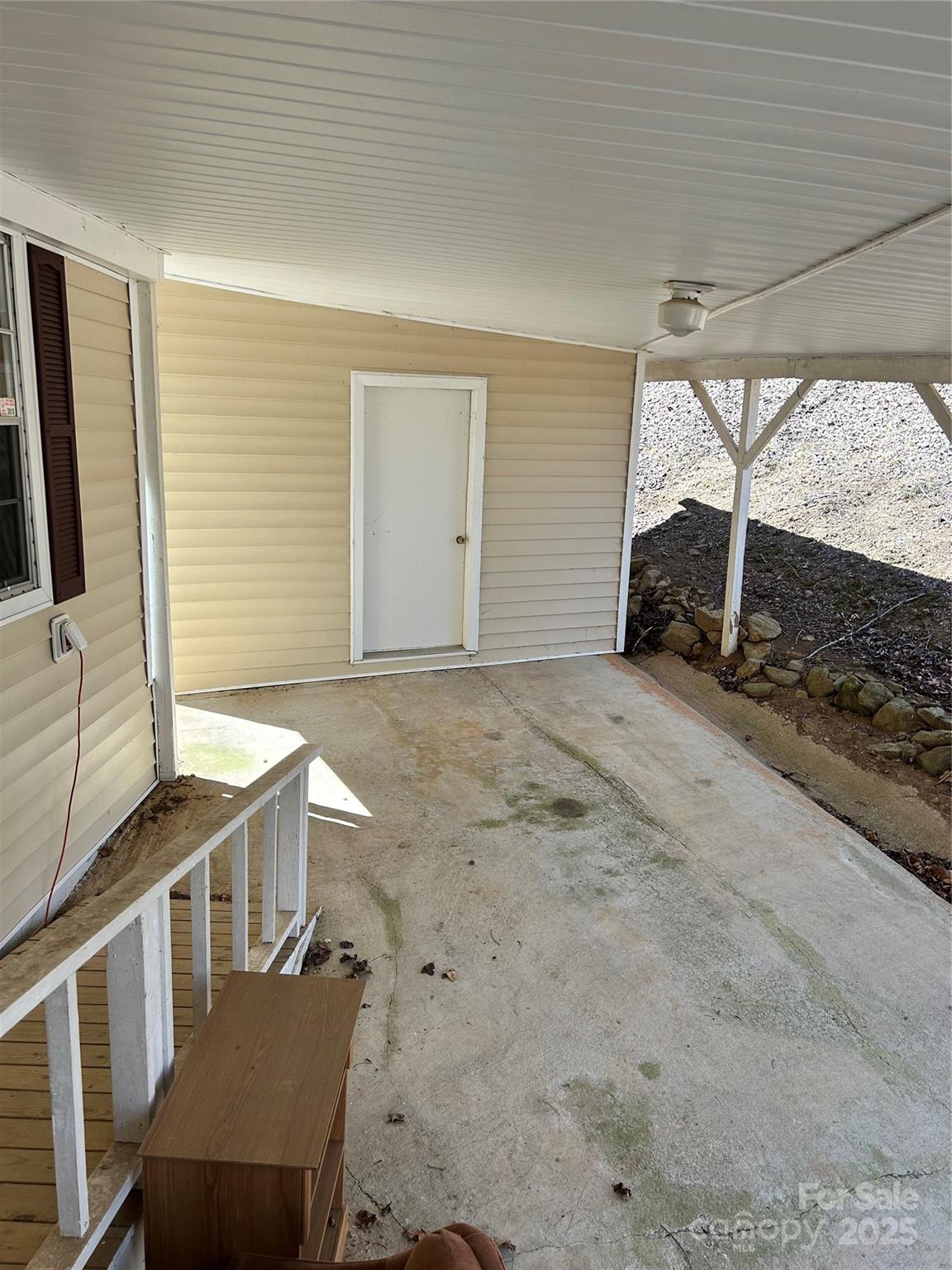 84 Greentree Lane