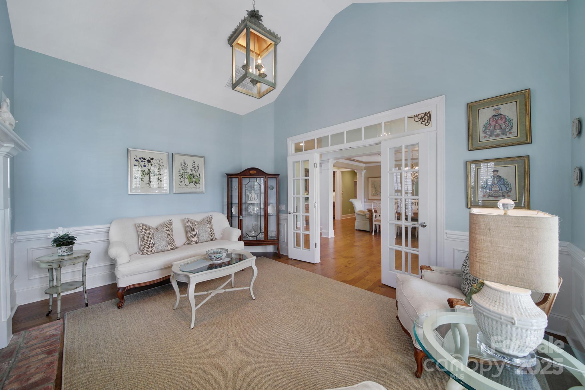 2909 Julian Glen Circle