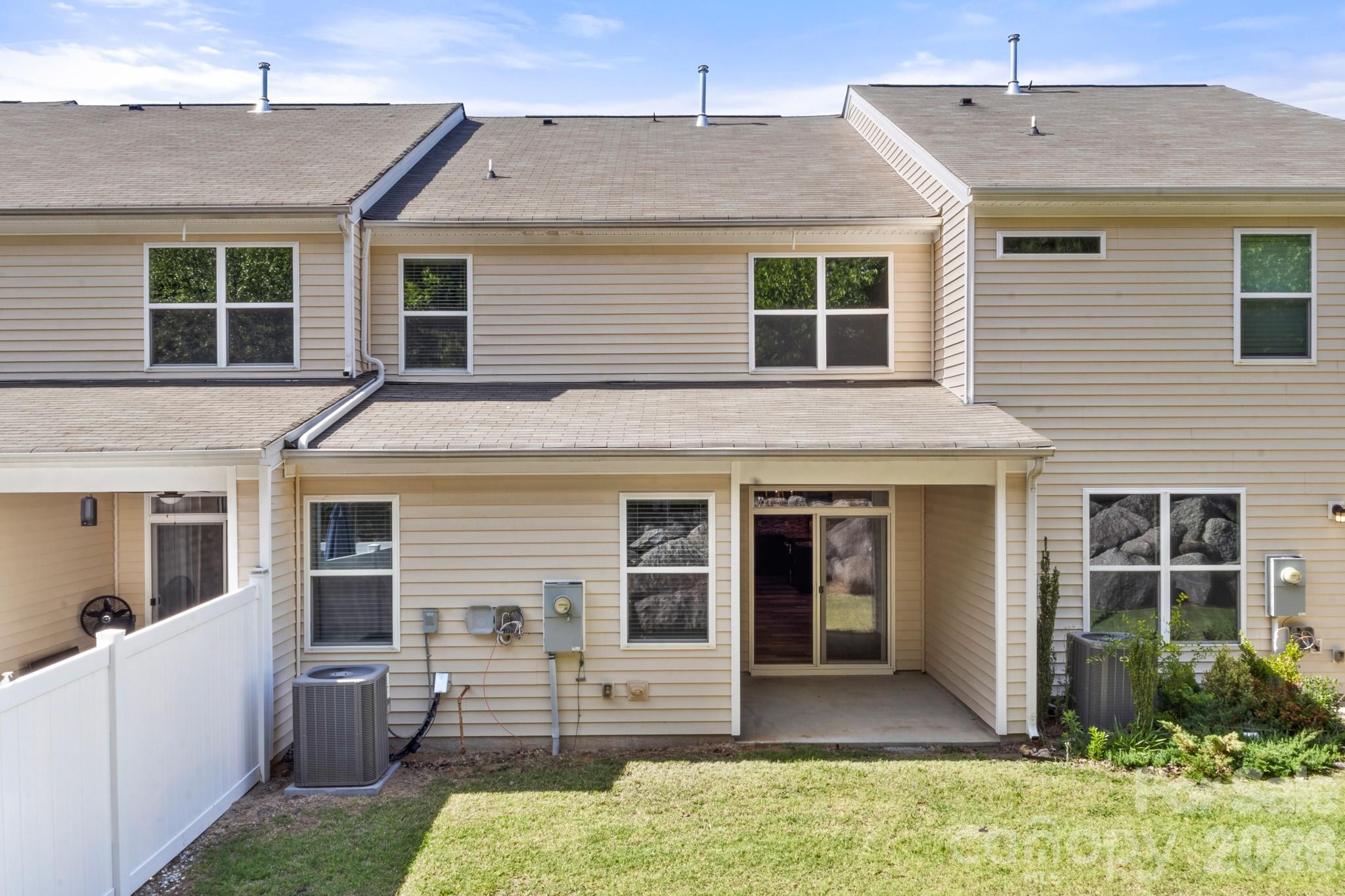 Savannah Townhomes - Residential