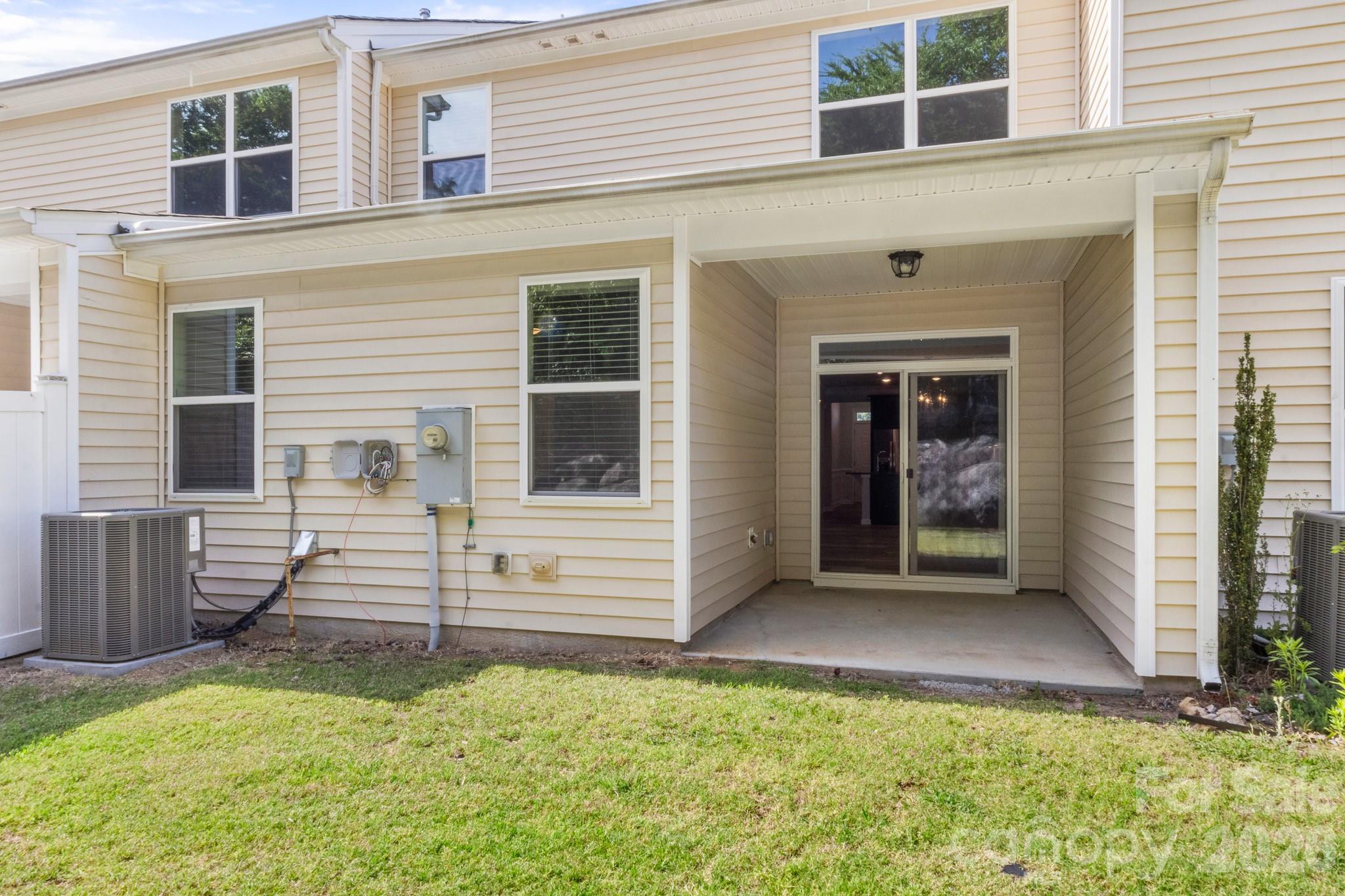 Savannah Townhomes - Residential