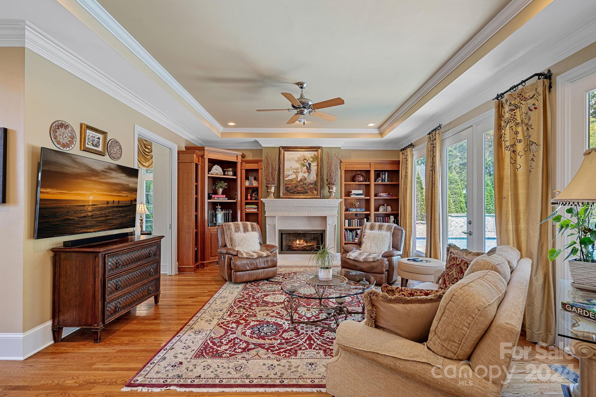 The Peninsula - Residential