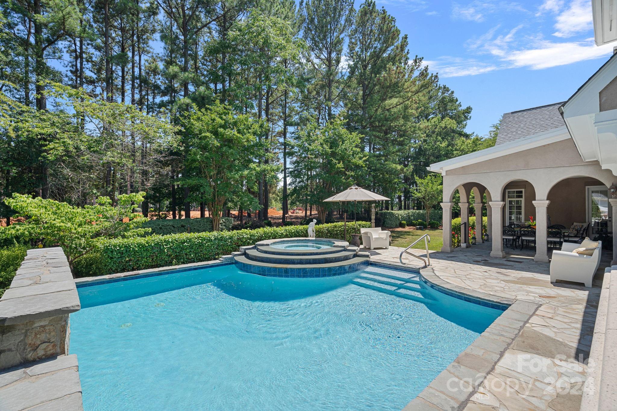 The Peninsula - Residential