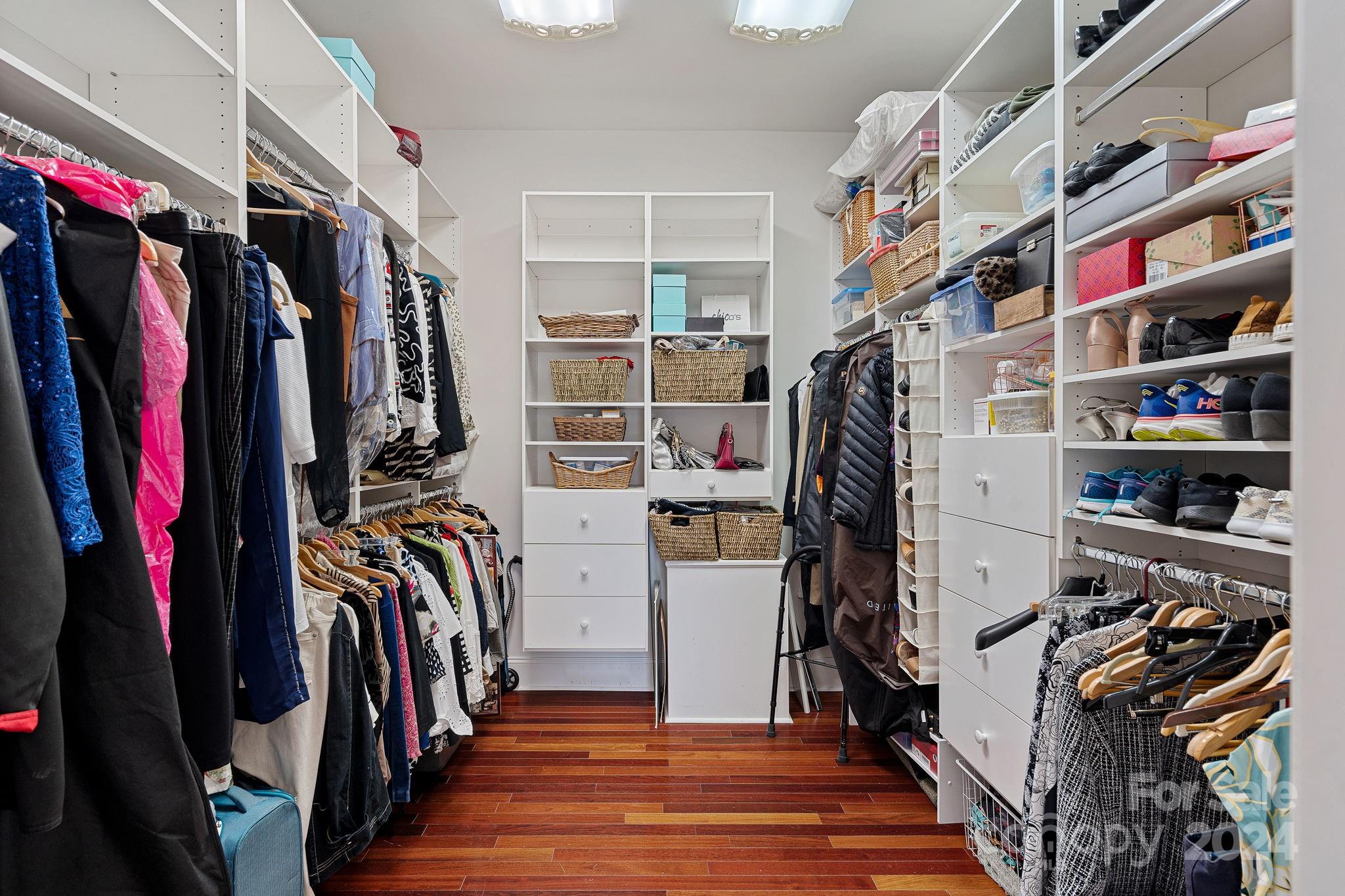 The Peninsula - Residential