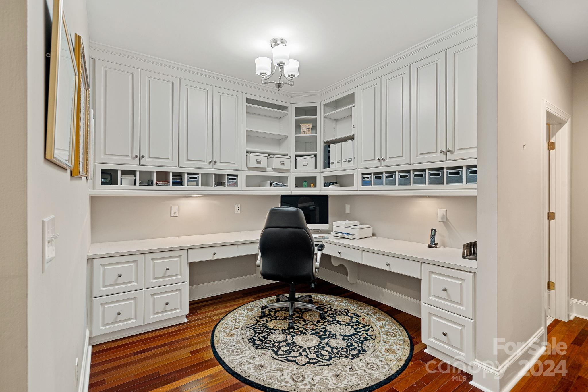 The Peninsula - Residential