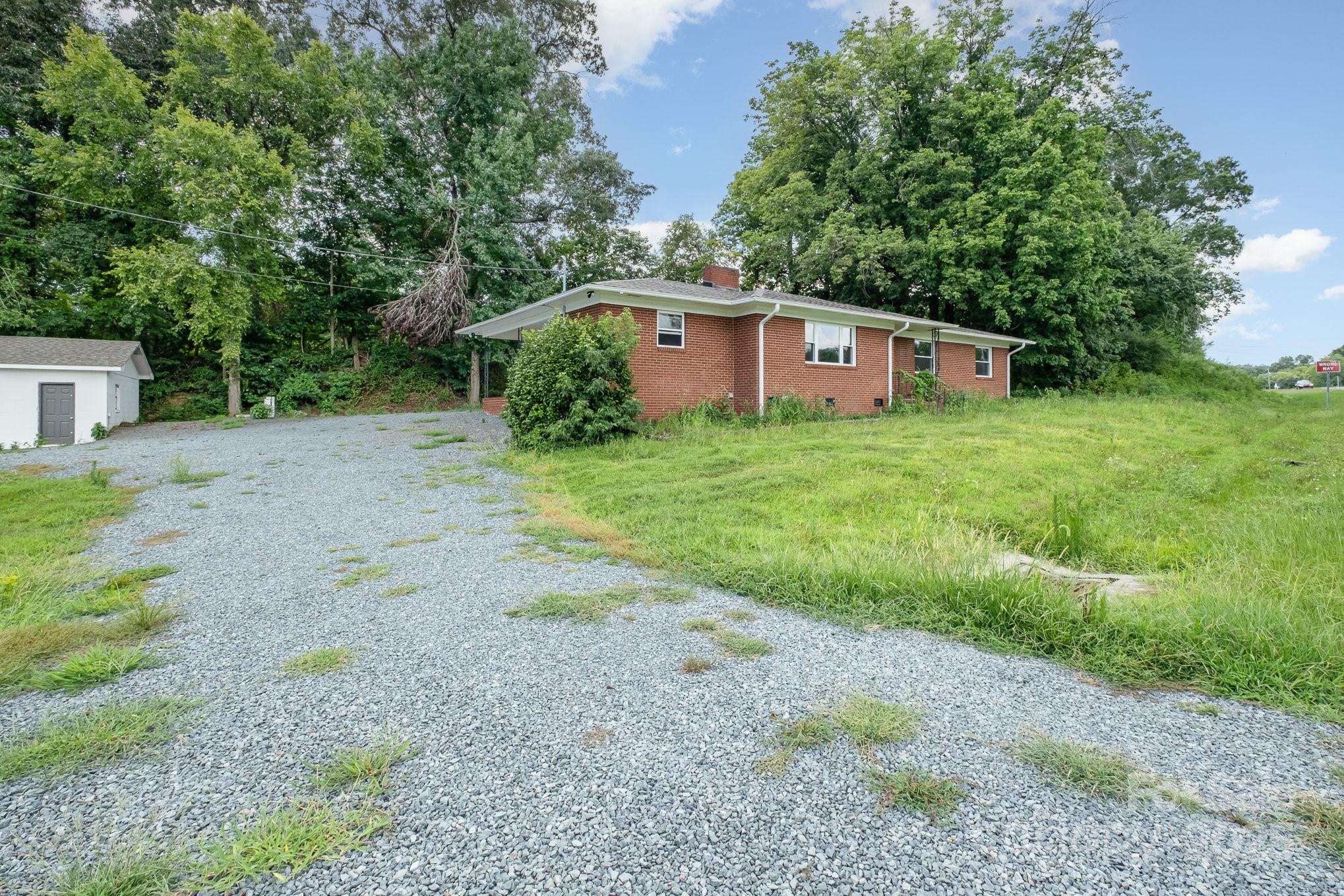 25088 NC 24/27 Highway