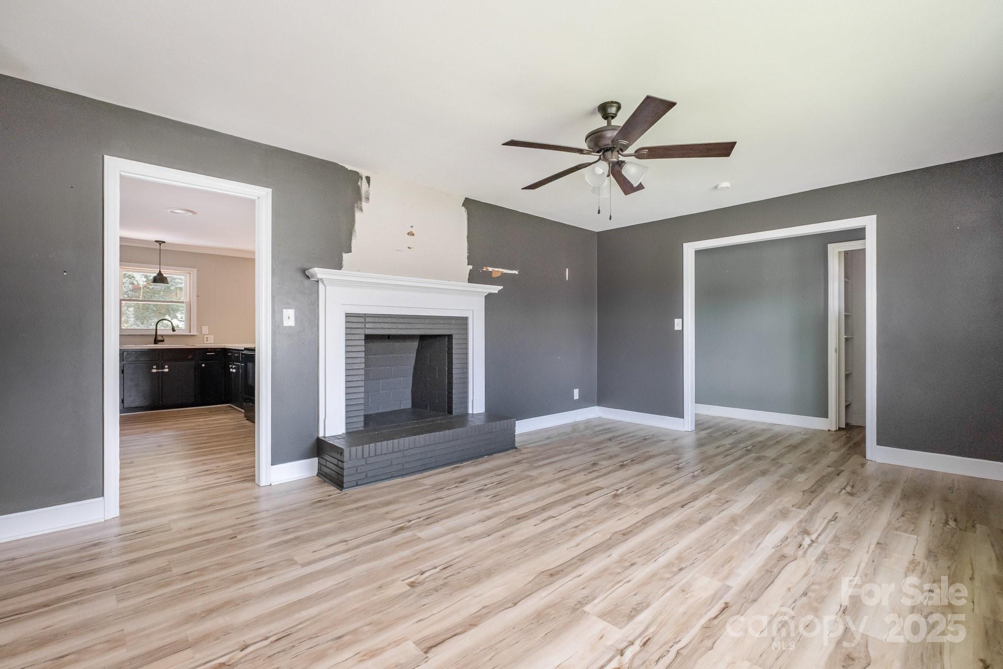 25088 NC 24/27 Highway