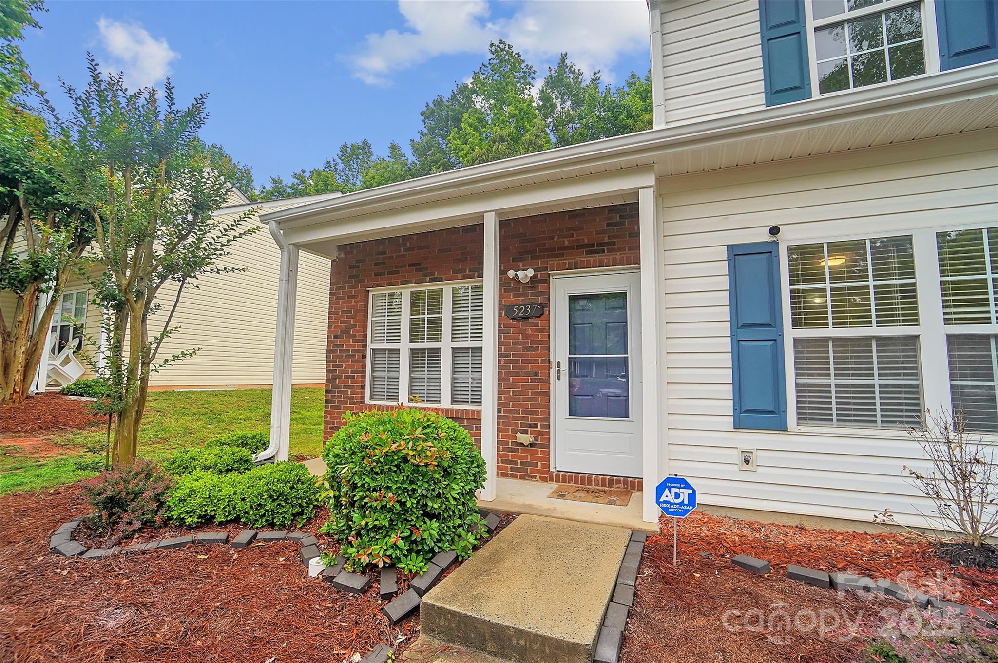 5237 Ficus Tree Lane