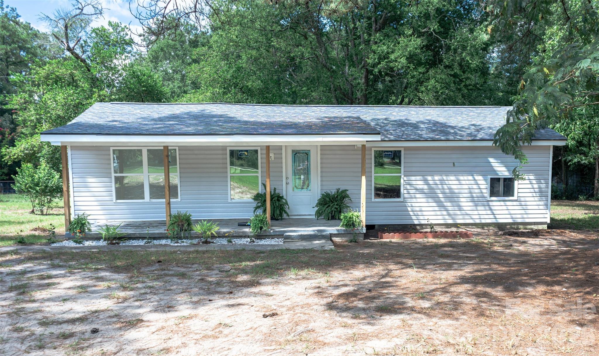 3105 Evelyn Circle