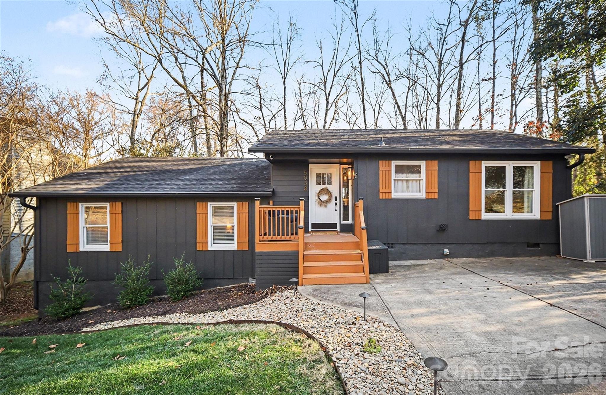 5038 Suwarrow Circle