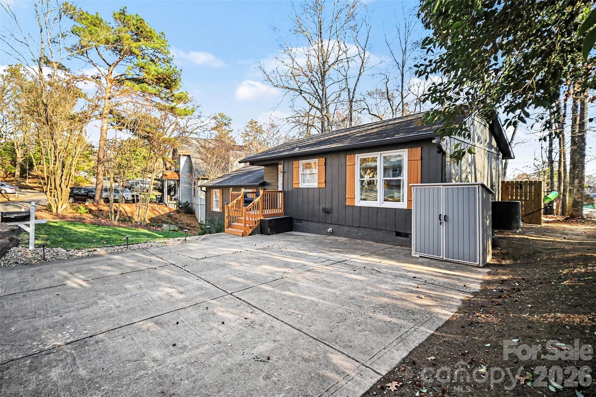 5038 Suwarrow Circle