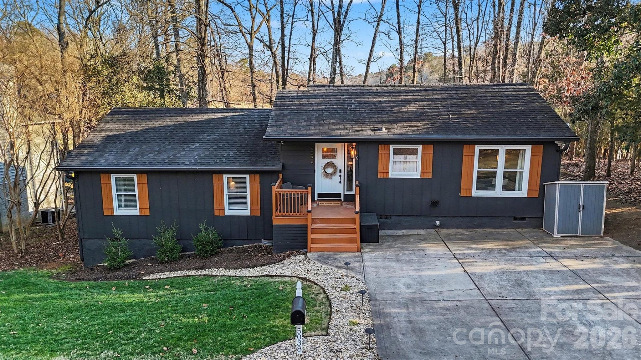 5038 Suwarrow Circle