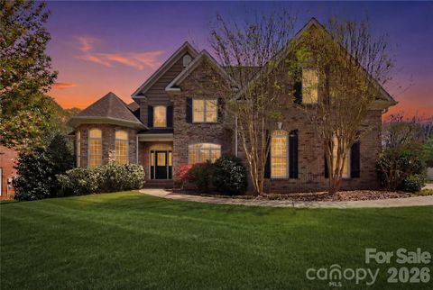 Photo of 3052 17th Street Court NE, Hickory, NC 28601 (MLS # 4364517)