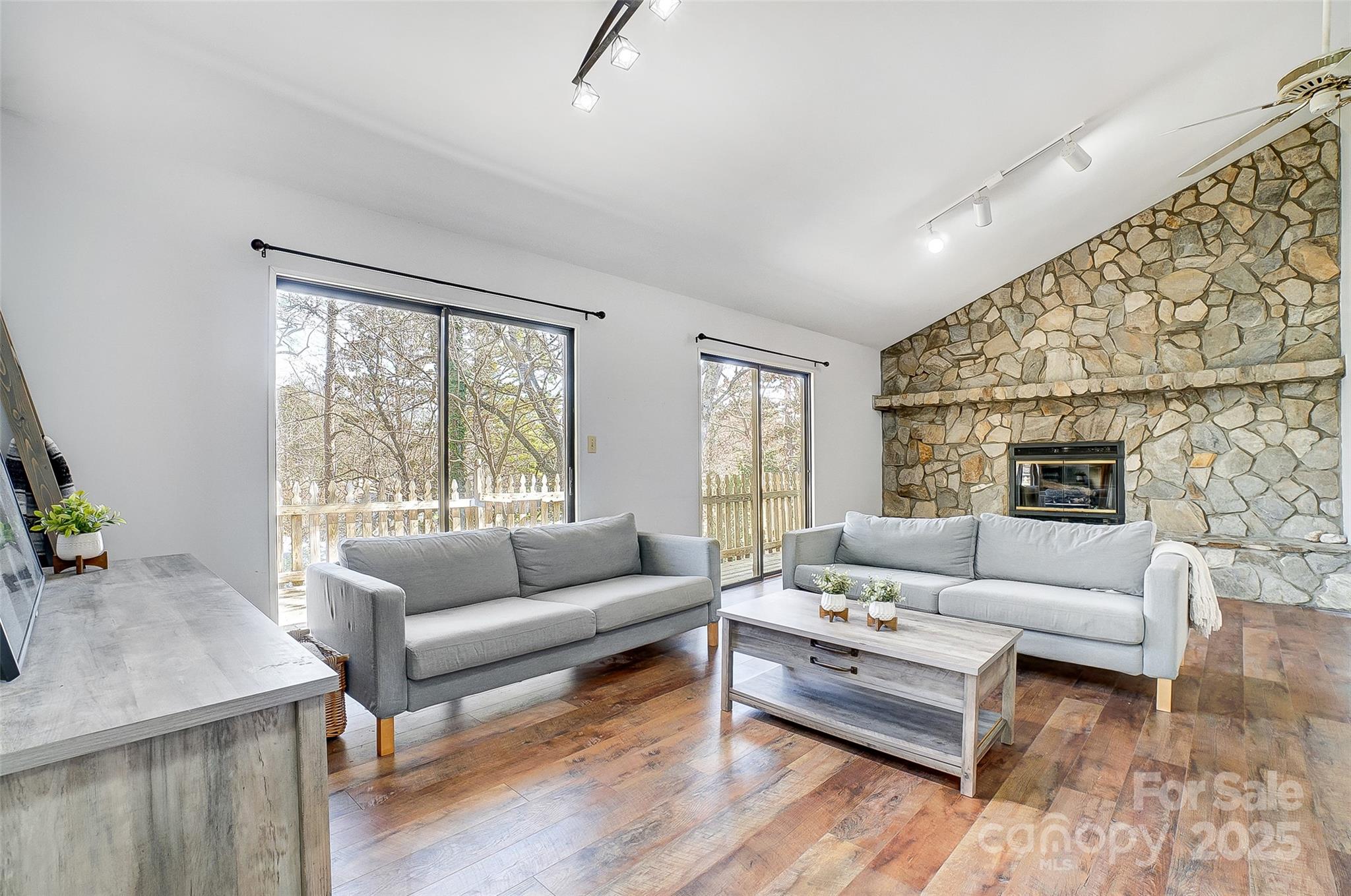 Tega Cay - Residential