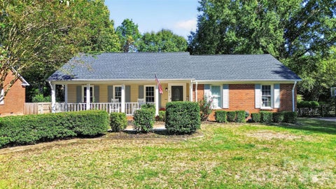 Photo of 9915 Ridgemore Drive, Charlotte, NC 28277 (MLS # 4432835)