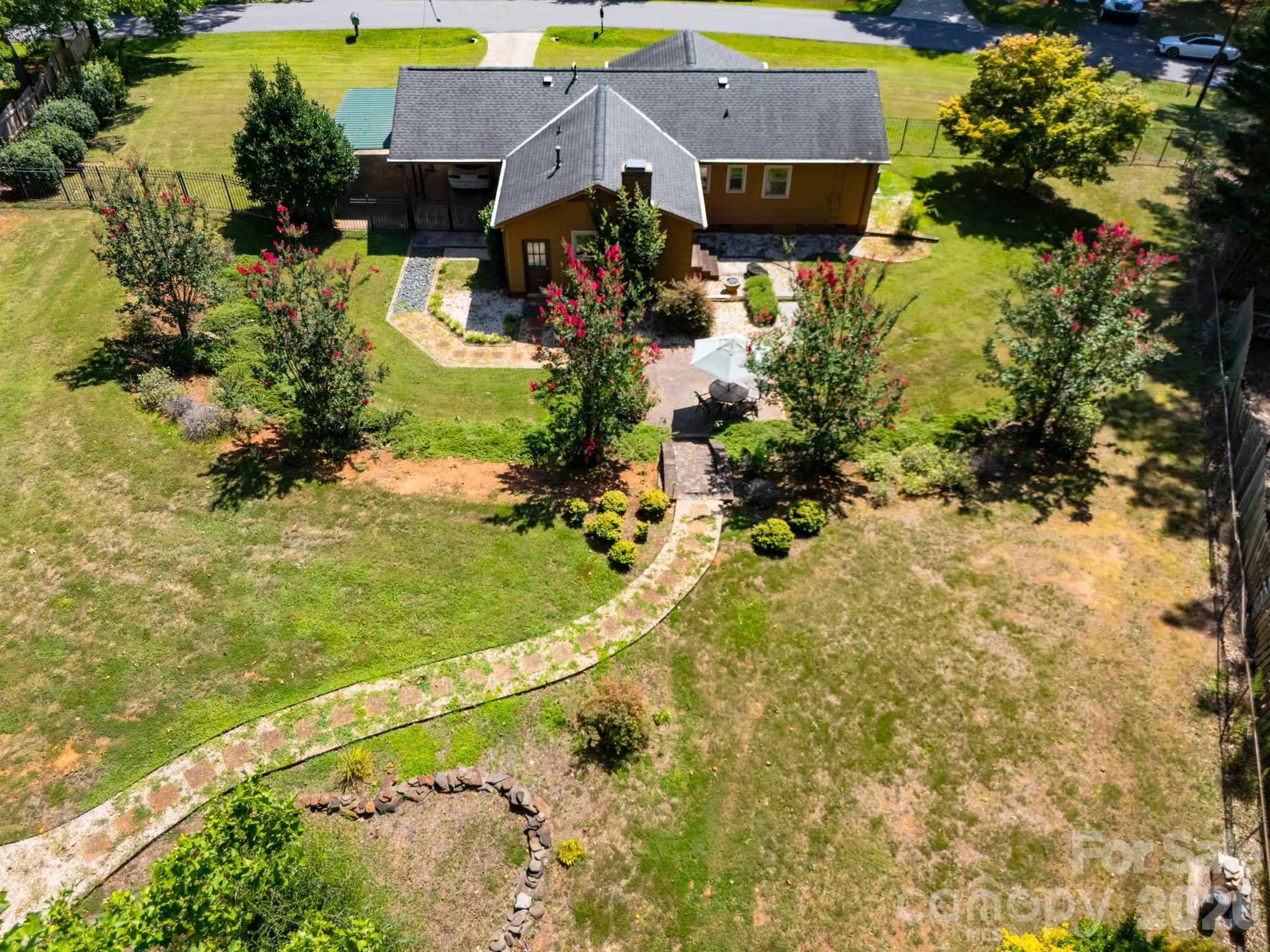 1433 Niagara Circle