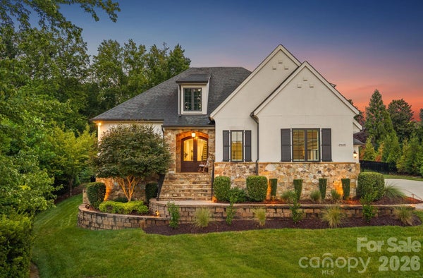 19608 OLDE SPRING CT, CORNELIUS, NC 28031 - Image 8e38c6d496f3b7e9b88ee5e7dc5ade83/3556406799