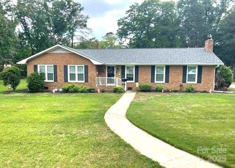 107 Calhoun Drive Cheraw SC 29520