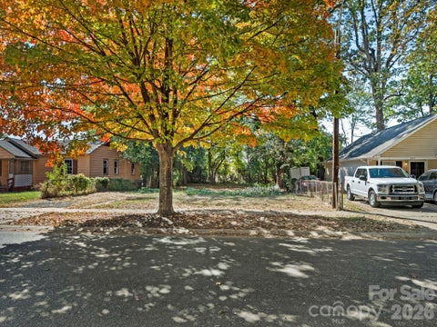 Photo of 221 Plymouth Avenue, Charlotte, NC 28206 (MLS # 4411564)