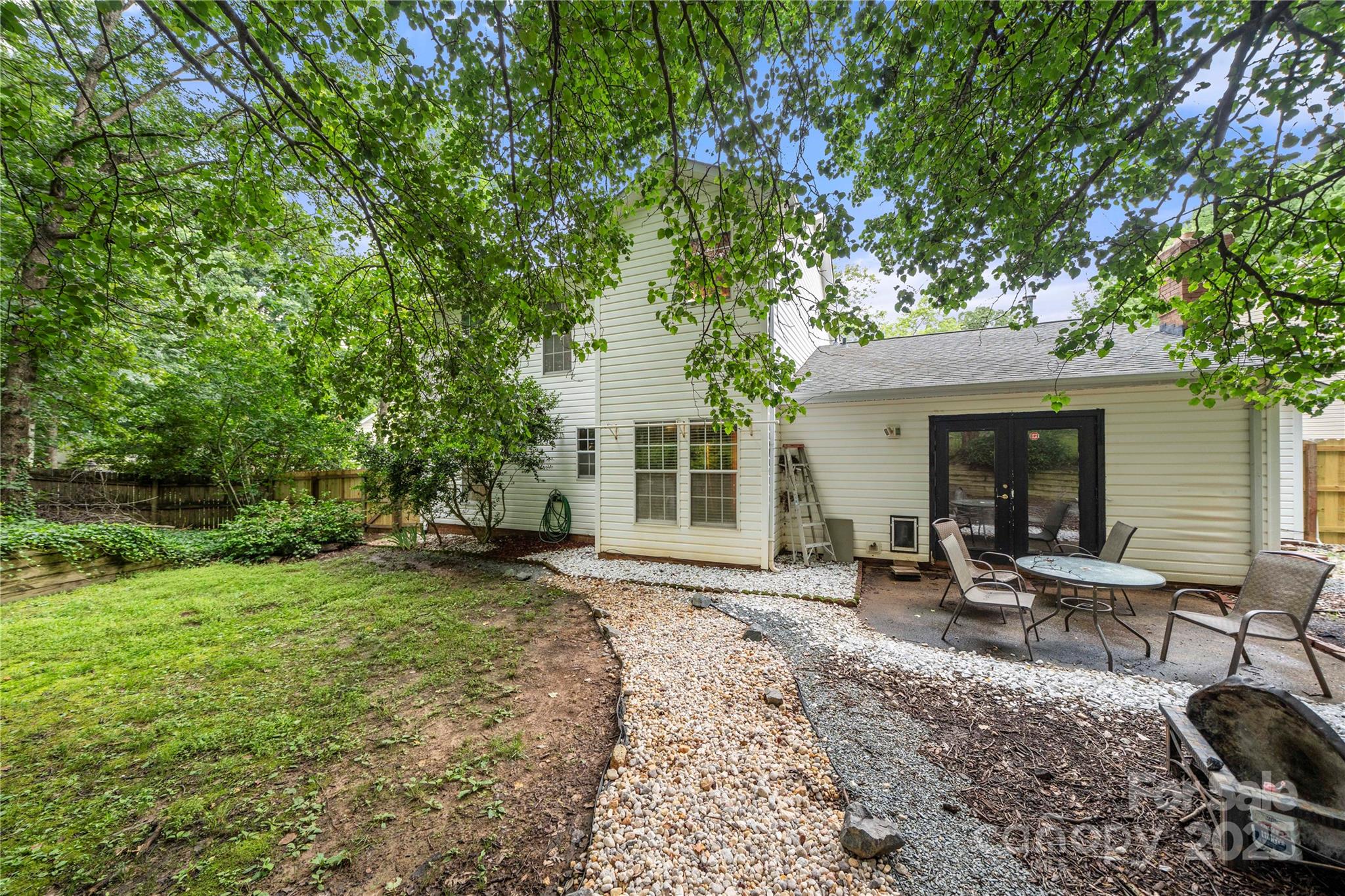 1230 Ridgebury Terrace
