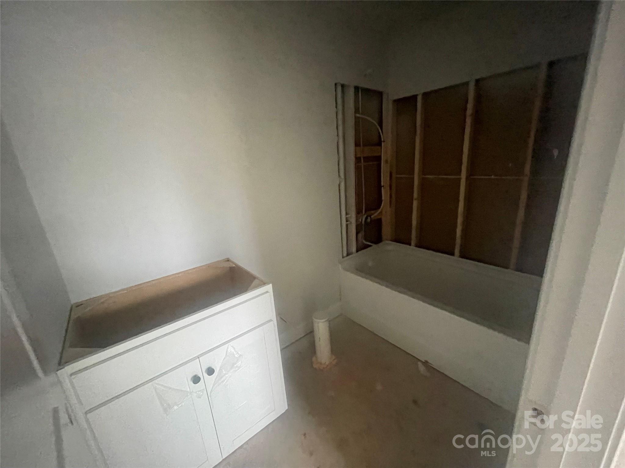4020 Grommet Court
