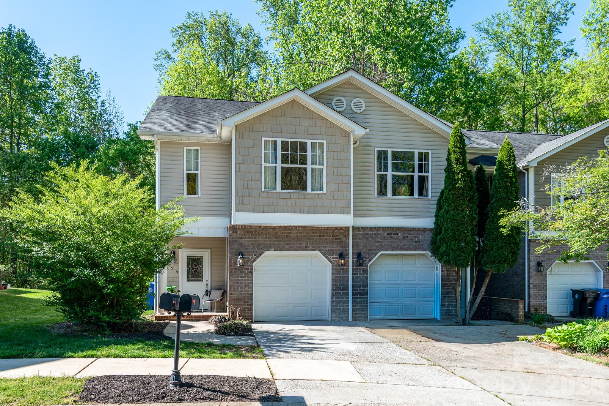 125 Sherman Oaks Lane