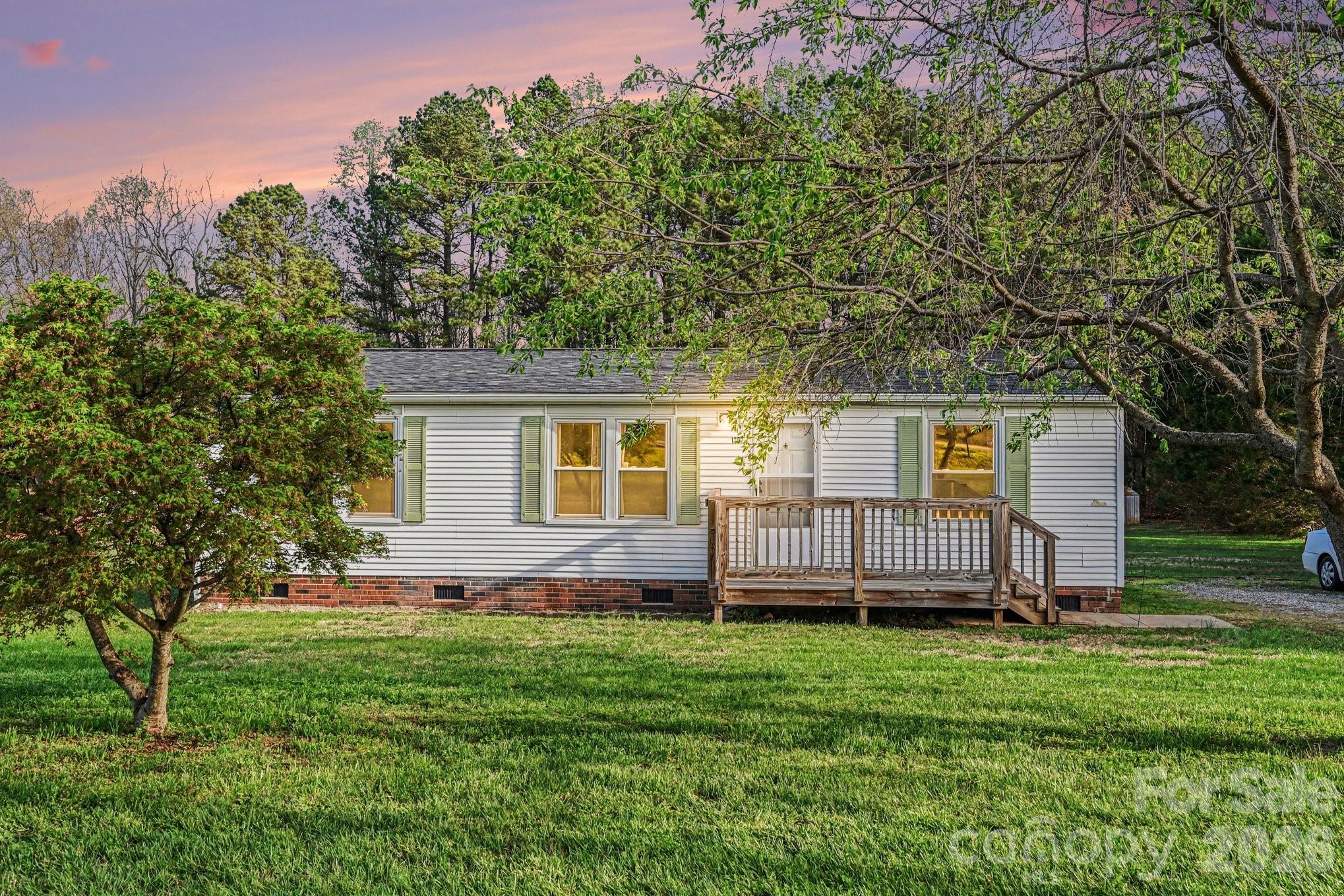 1392 Old Mountain Road