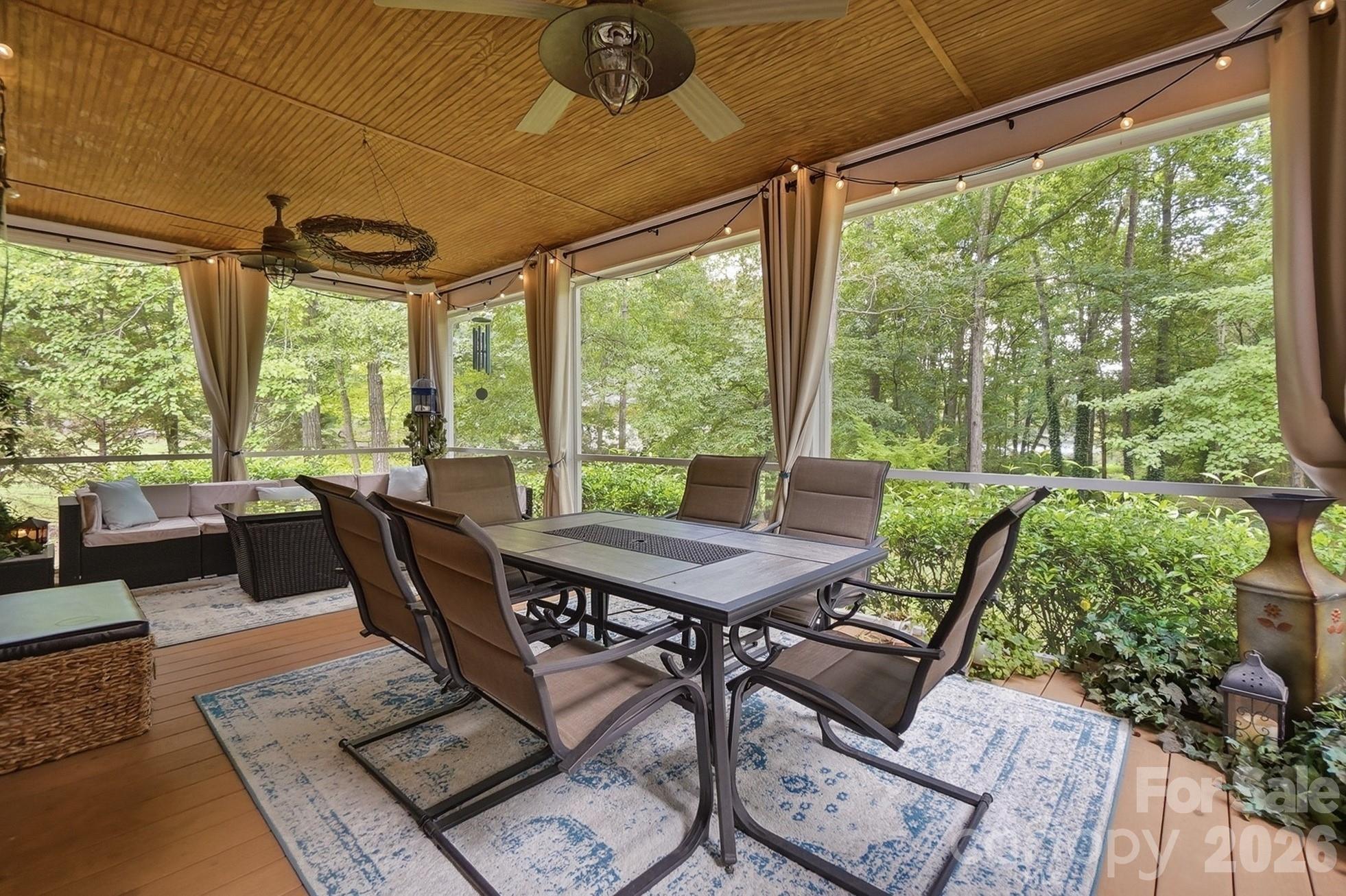 1006 Waterview Lane