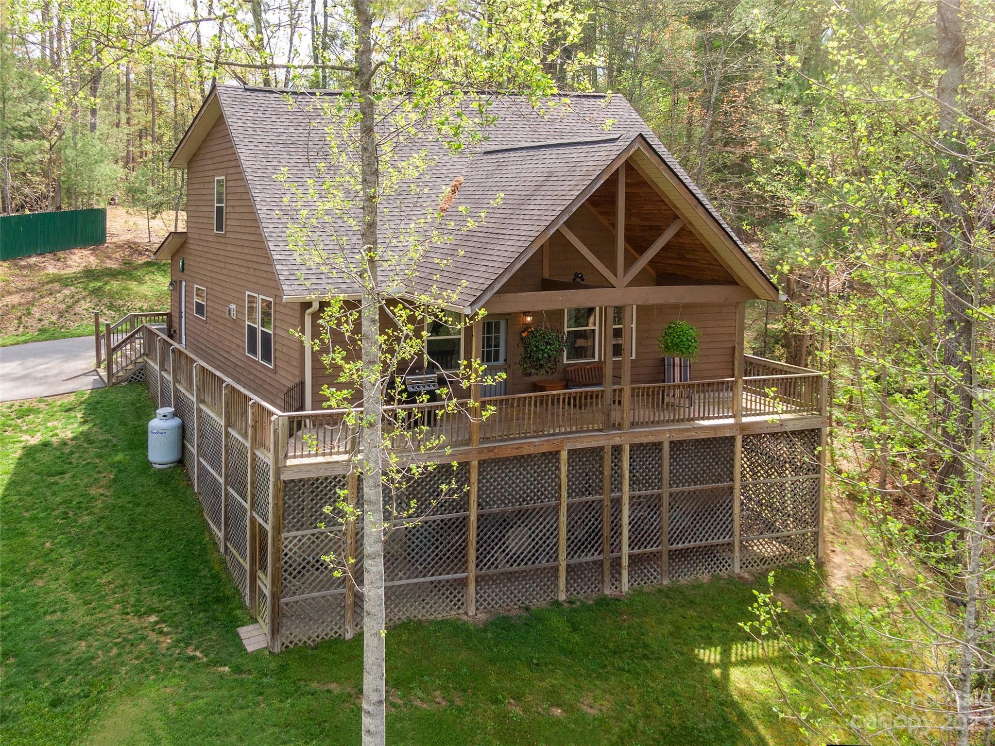 Photo 1 of 32 — 153 Willow Springs Drive, Hendersonville, NC 28739