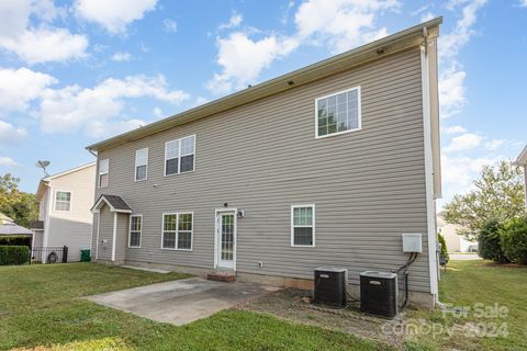 A home in Pineville