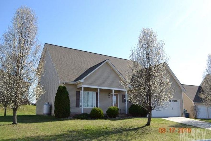 Clean and well maintained home in the heart of Hickory. Home is located just minutes from the mall and other shopping centers. A cozy, family friendly neighborhood that offers easy access to Hwy 321 as well as I-40. This home features a large open den, with dining room. A large kitchen with up to date lighting. The master bedroom on the main level as well as a 2 car garage. Home also features media room with projector, surround sound speakers, and a massive projection screen. Listed to sell! Bring all qualified buyers!