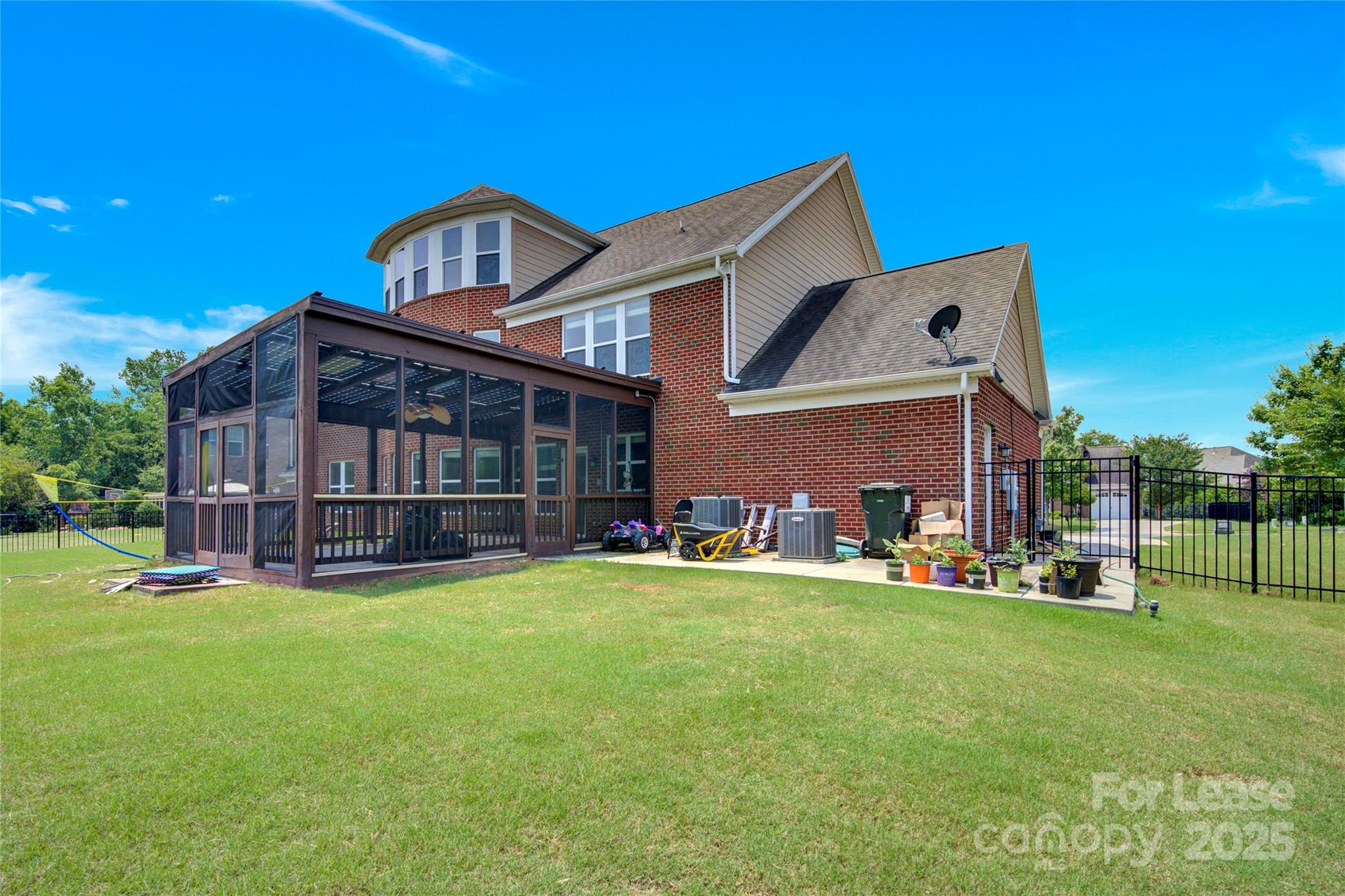 The Chimneys of Marvin - Residential Lease