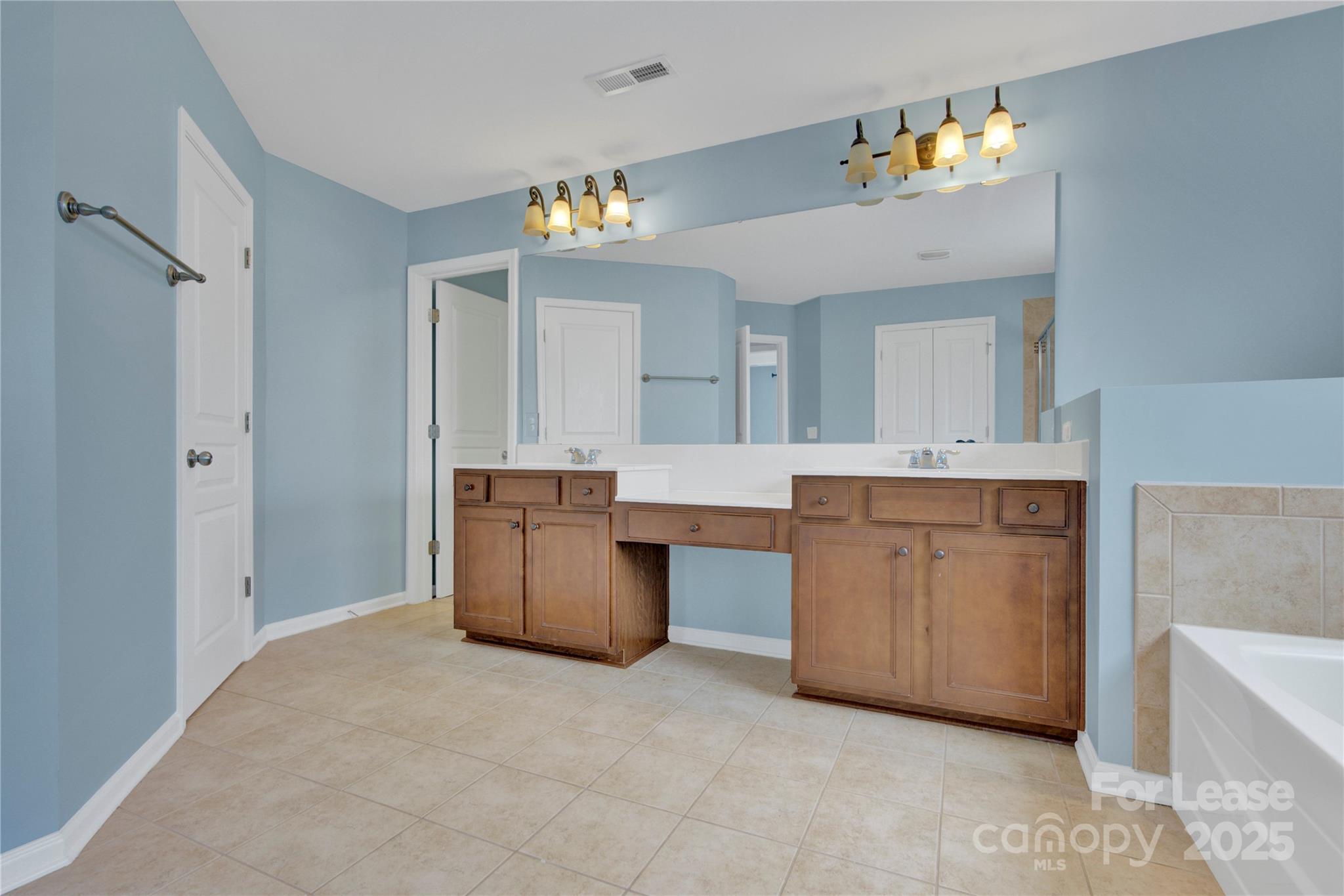 The Chimneys of Marvin - Residential Lease