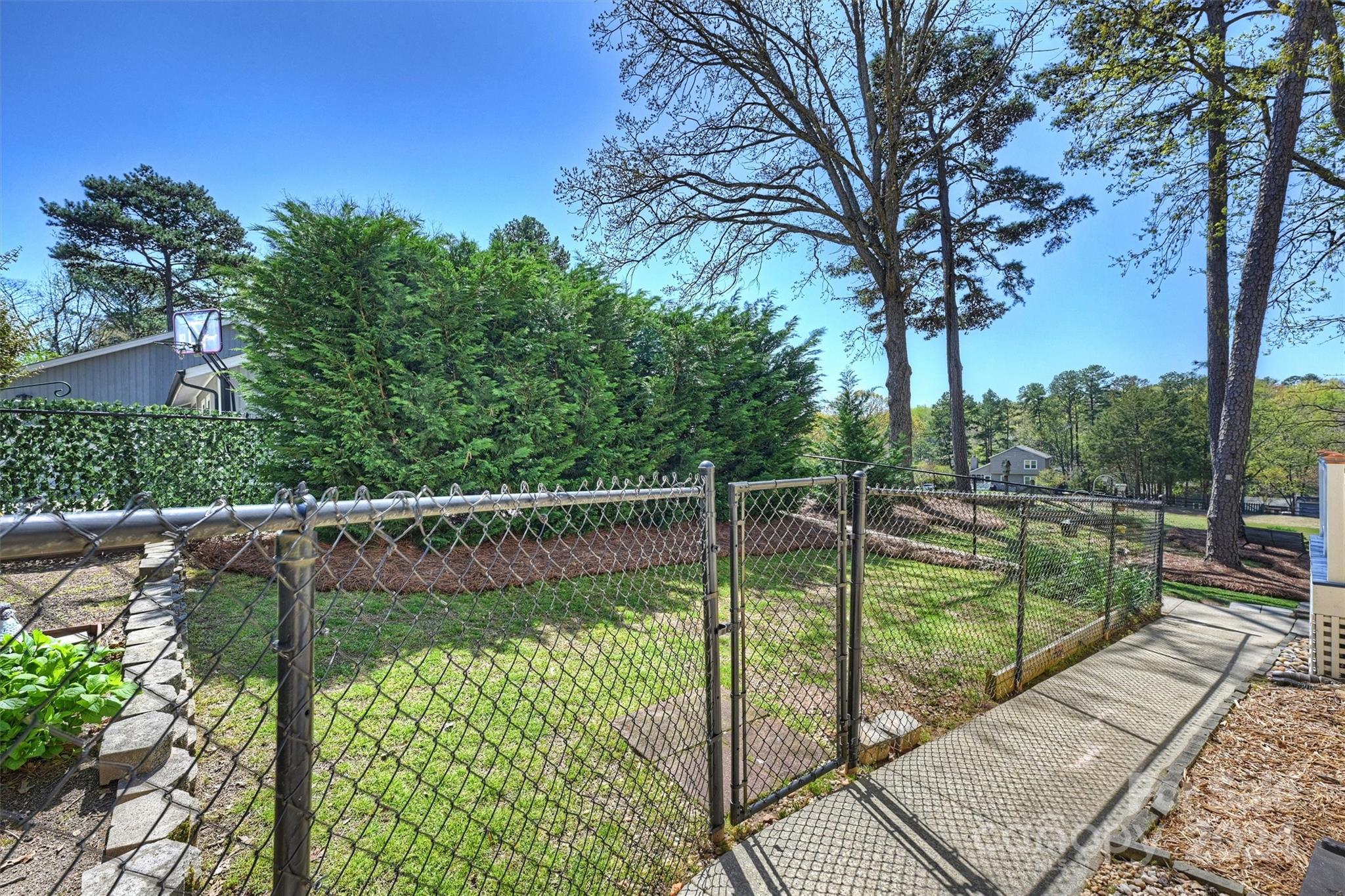 Tega Cay - Residential