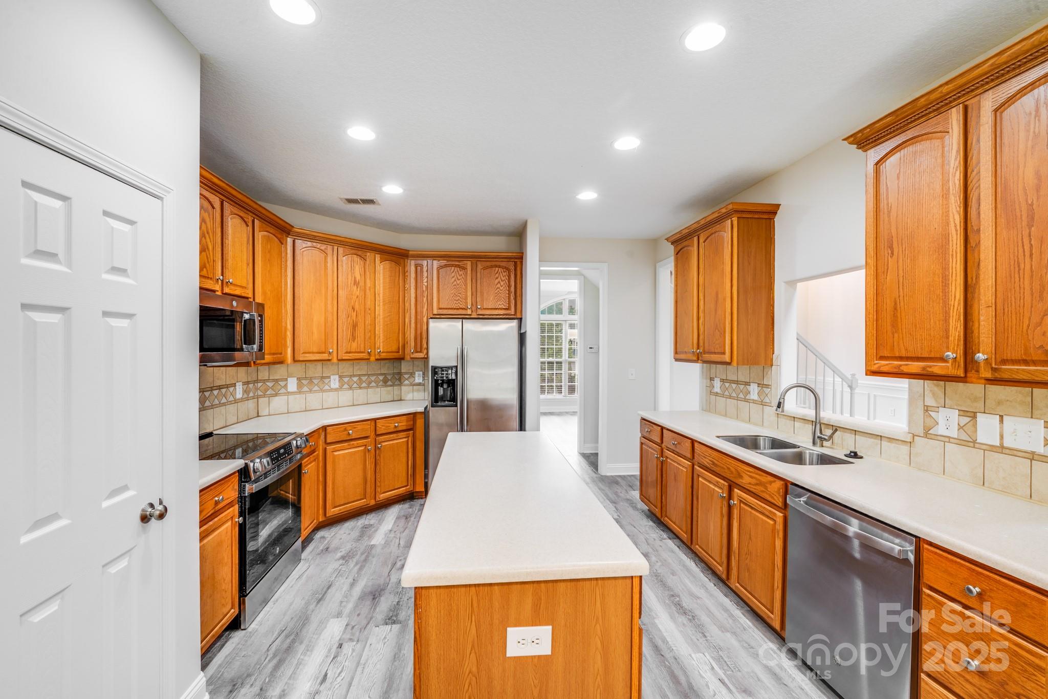 2922 Phillips Fairway Drive