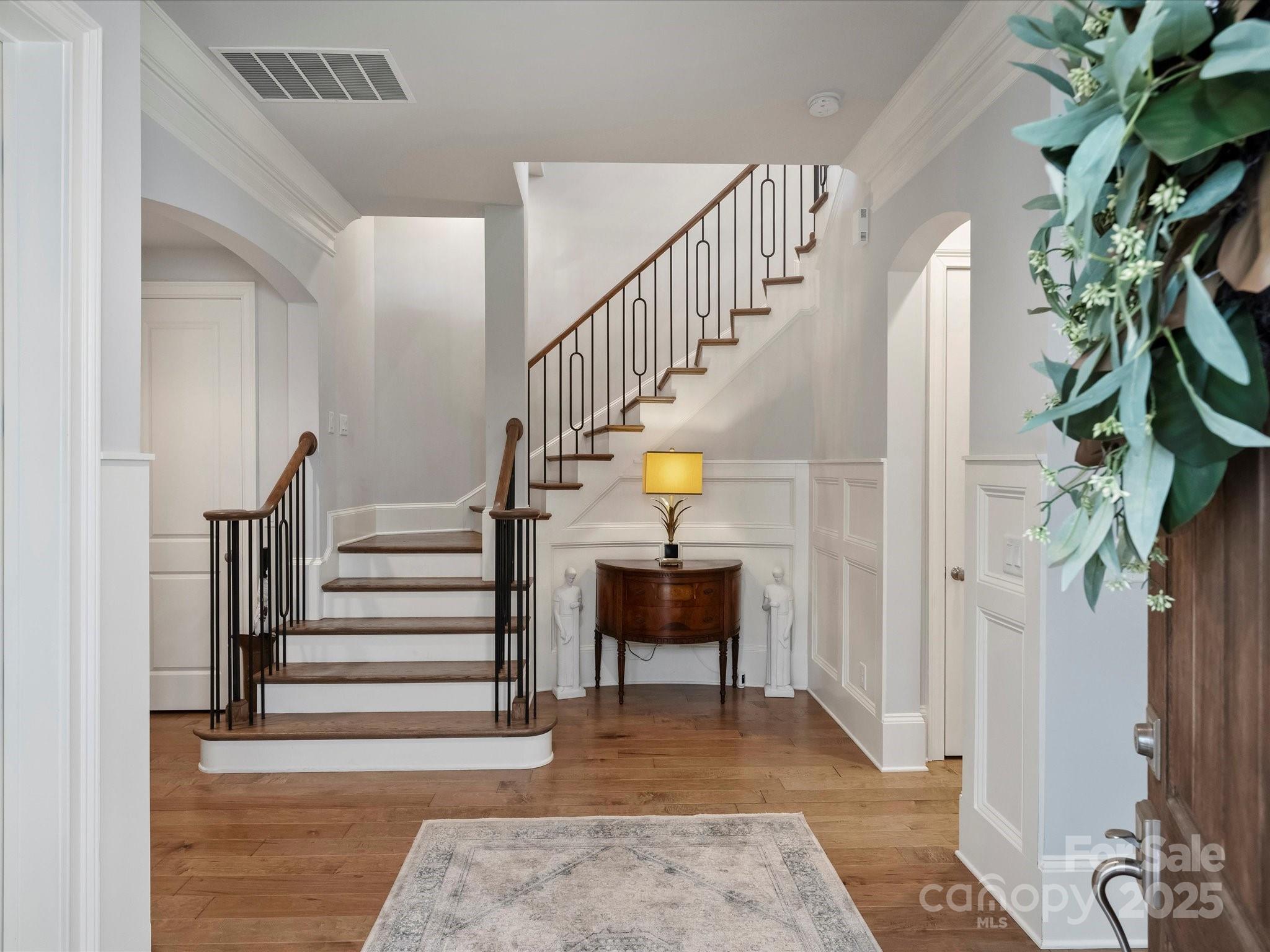 5014 Vernet Lane