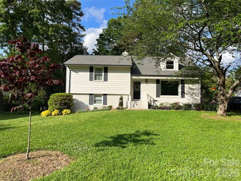 Photo of 5108 White Oak Road, Charlotte, NC 28210 (MLS # 4393738)