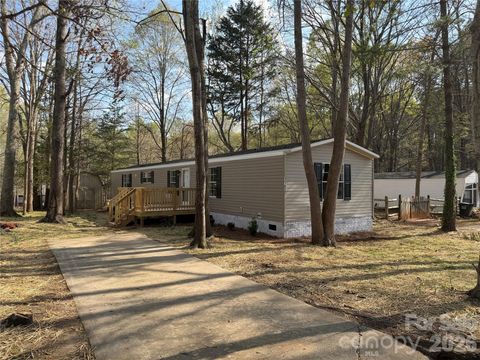 Photo of 1162 State Line Road, Clover, SC 29710 (MLS # 4362395)