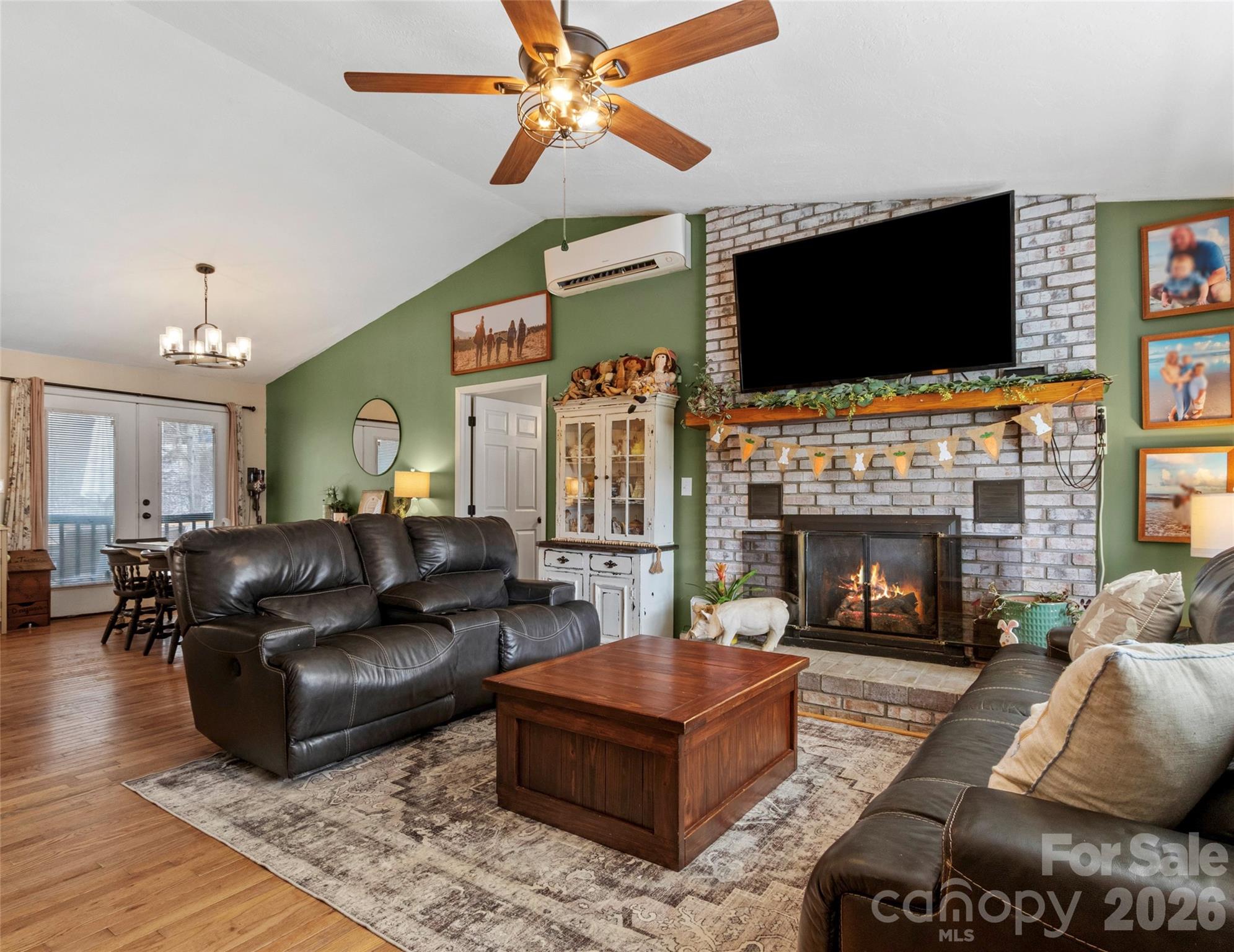 101 Hunters Ridge Road