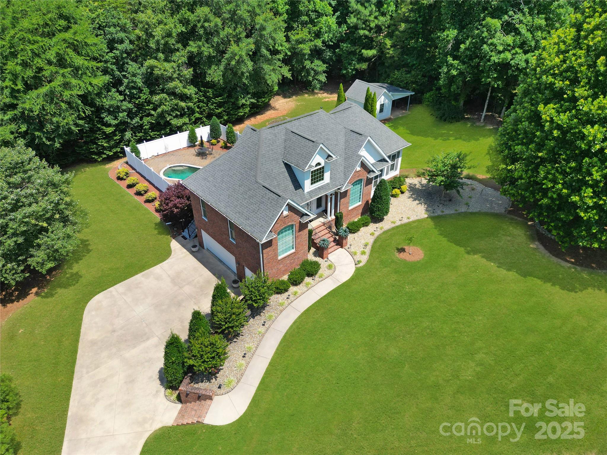 Wellgreen - Residential