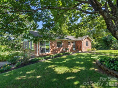 Photo of 147 W Oakview Road, Asheville, NC 28806 (MLS # 4387510)