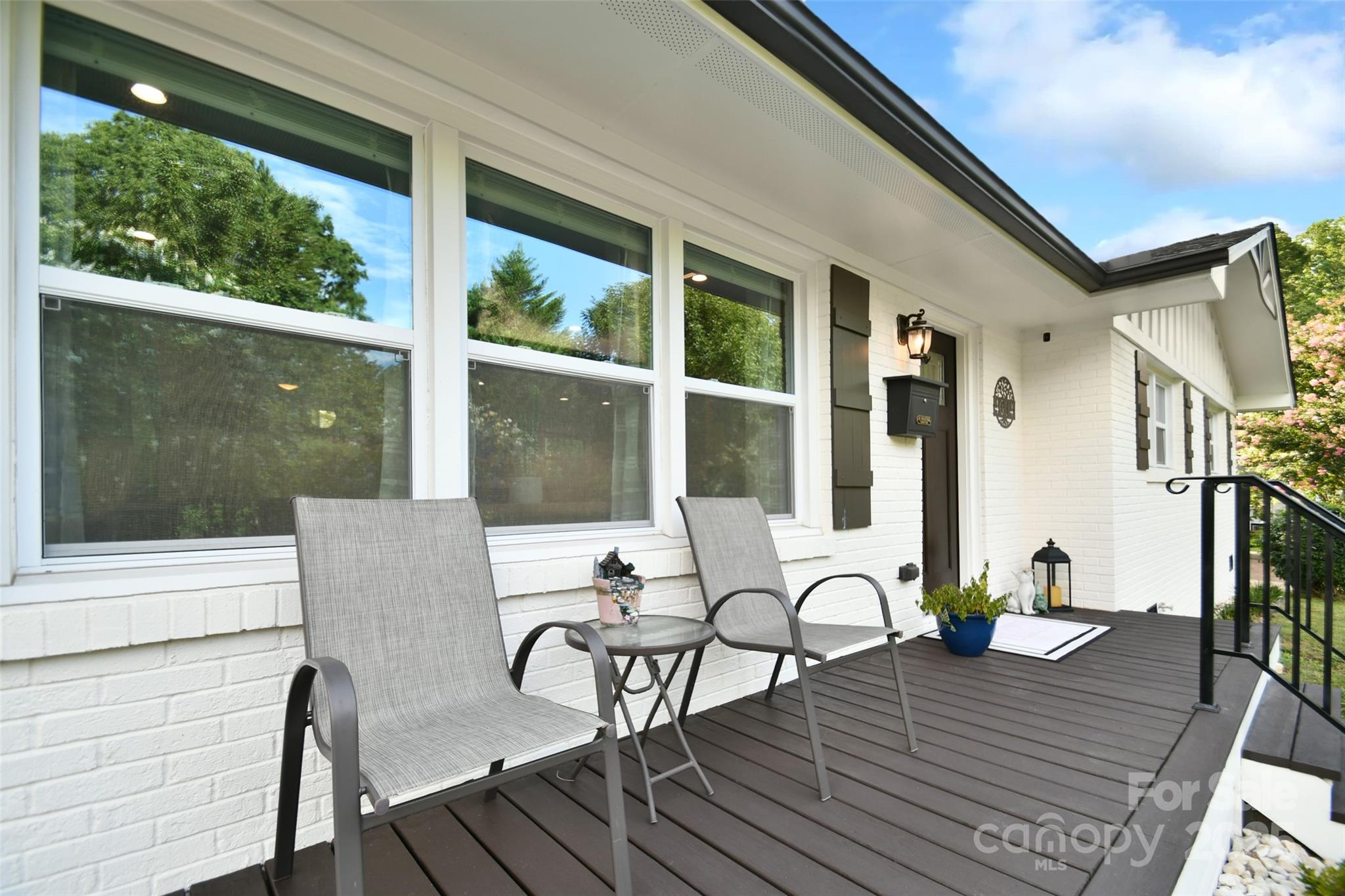 4014 Larkspur Lane