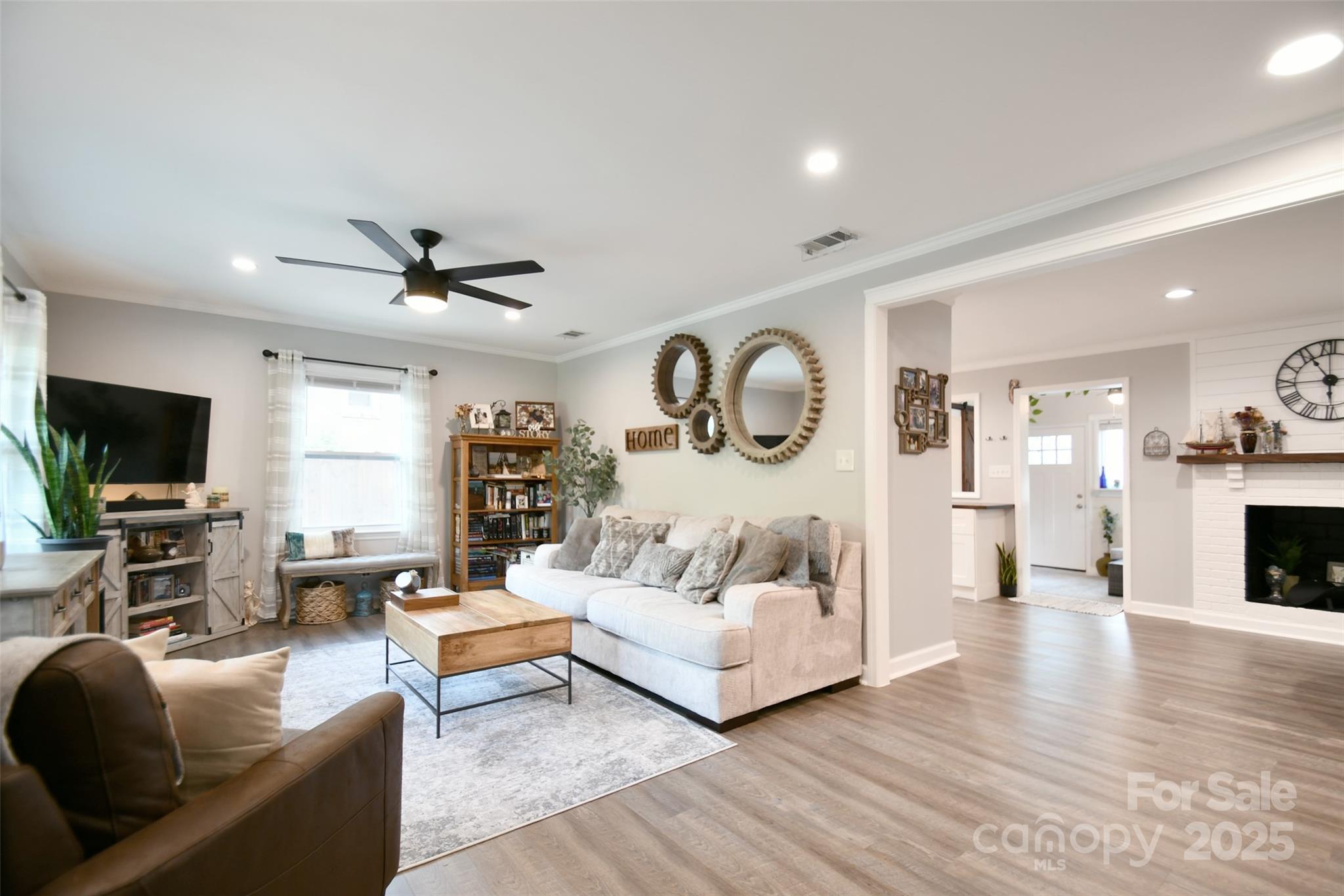 4014 Larkspur Lane