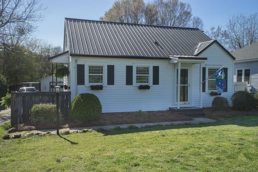 What a remarkable, cozy home located just minutes from York Comprehensive High School. This two-bedroom, 1.5 bath house has been kept in immaculate condition.  Just minutes from downtown York.  A 1,000 sq/ft. building in the back allows for unlimited options.  Game room, shop, man-cave, you name it, the possibilities are endless!