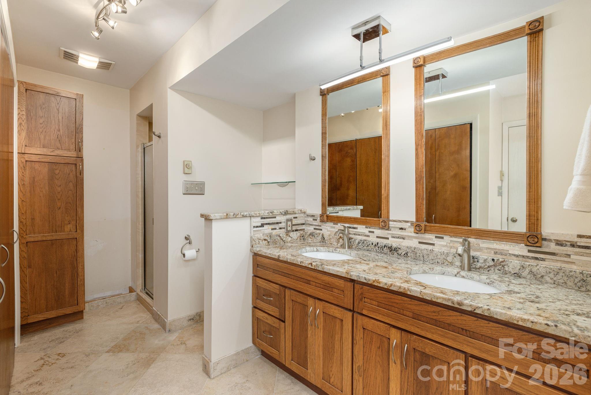 La Vista Village Condominiums - Residential