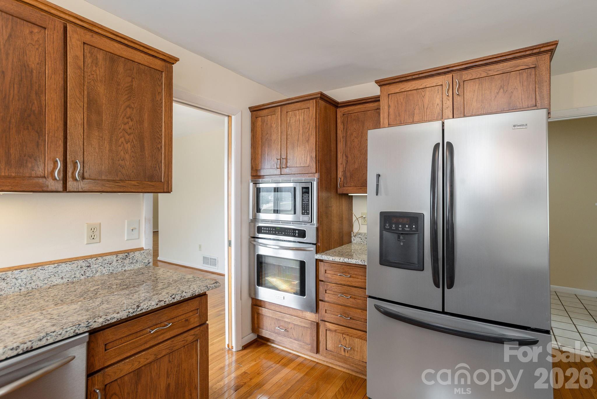 La Vista Village Condominiums - Residential