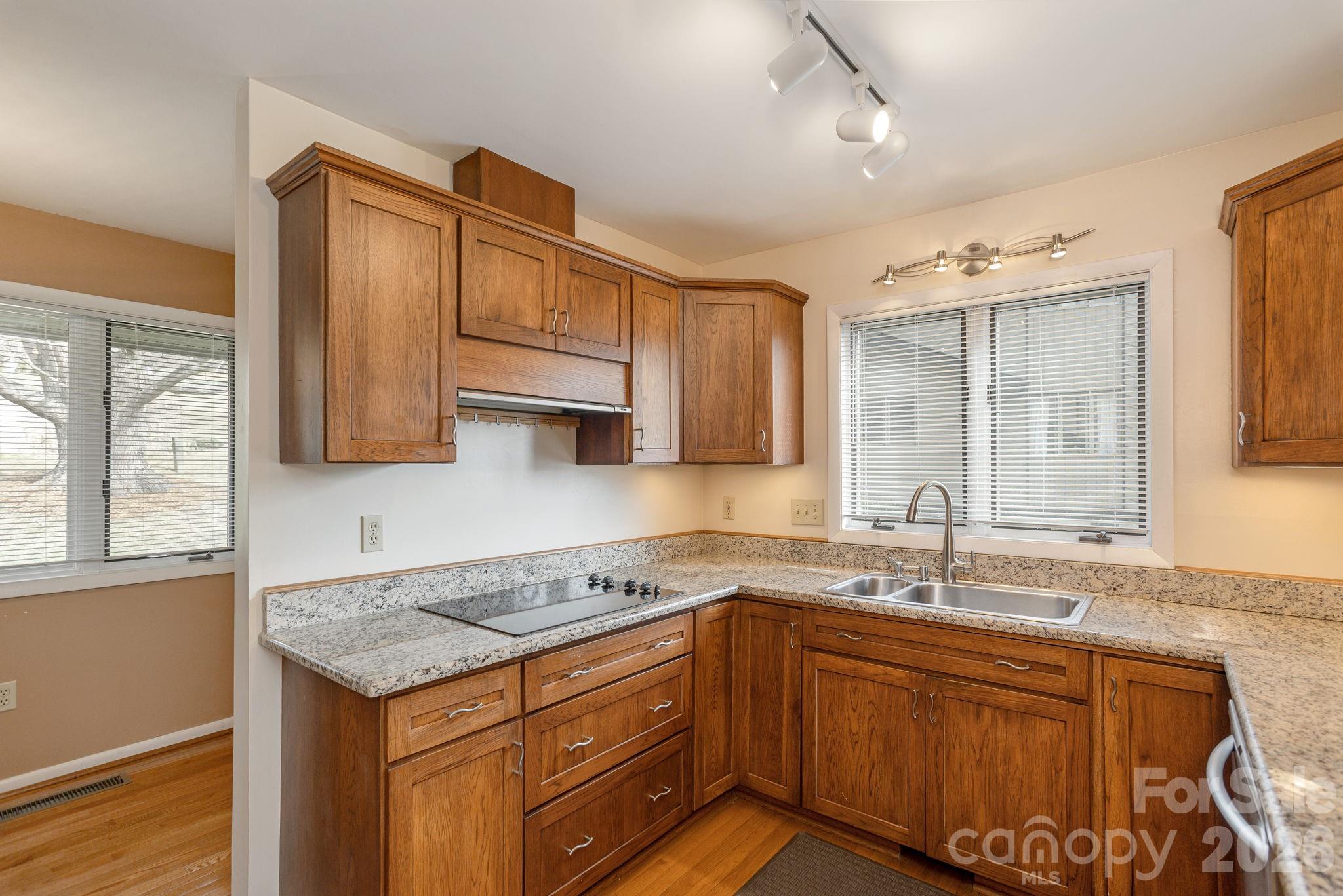 La Vista Village Condominiums - Residential