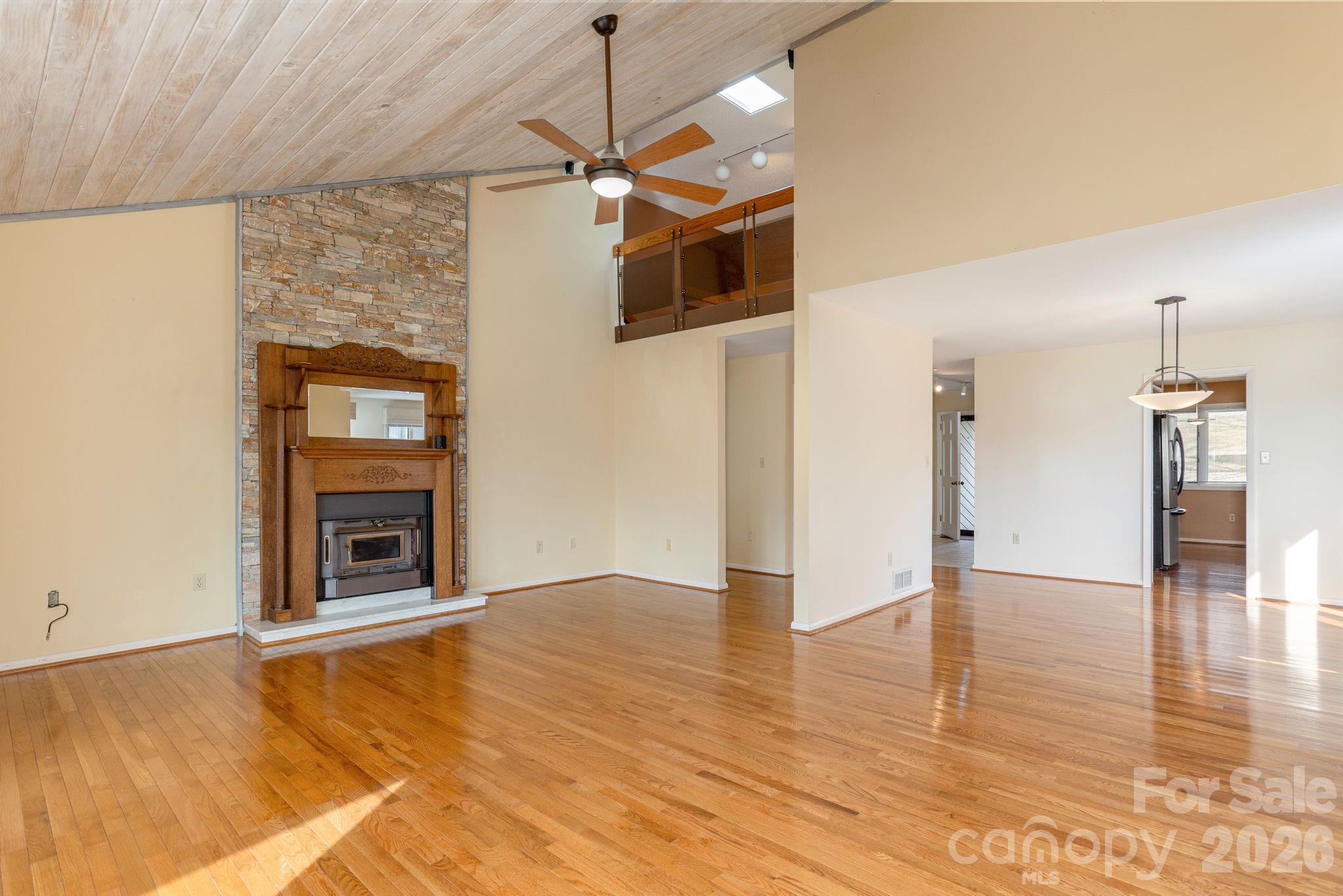 La Vista Village Condominiums - Residential