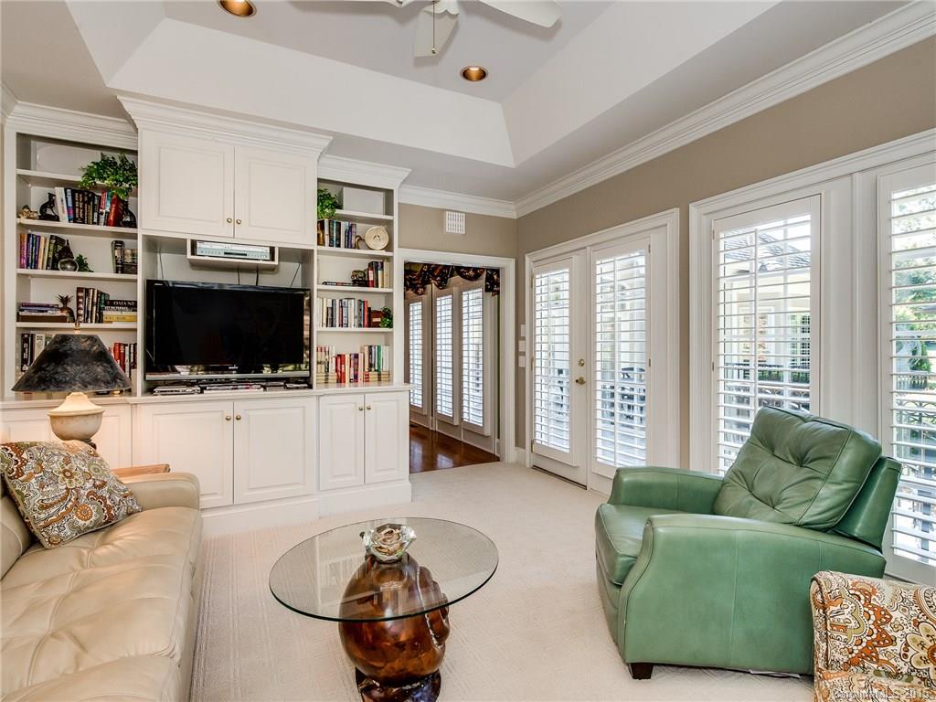 The Peninsula - Residential