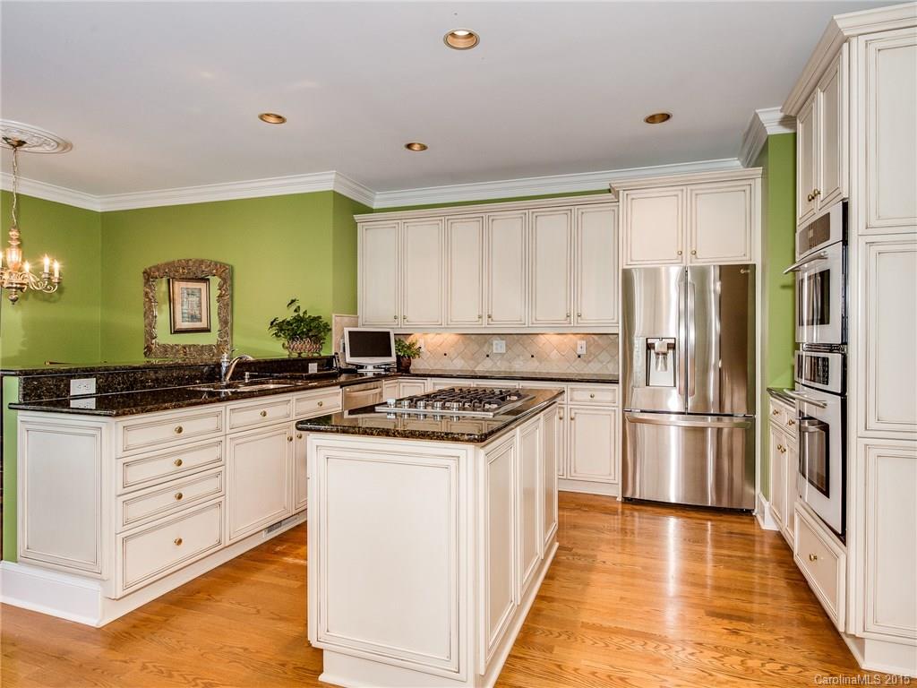 The Peninsula - Residential